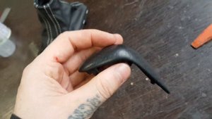 Как разобрать ручку кпп на ауди а6.