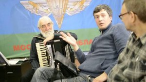 А ты , улетающий в даль самолёт , ты в сердце своём сбереги .....