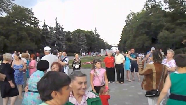 Воскресная дискотека в центре Чернигове 21 июня 2015 года. смотреть онлайн