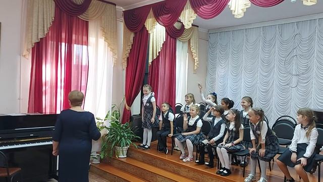 Открытый урок "Формирование певческих навыков на начальном этапе обучения хоровому пению"