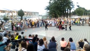 Ежегодные уличные танцы в Анапе 2020