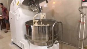 СПИРАЛЬНЫЙ ТЕСТОМЕС С ПОДКАТНОЙ ДЕЖОЙ