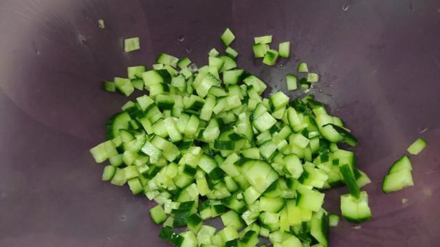 Салат из пекинской капусты и копченого окорочка