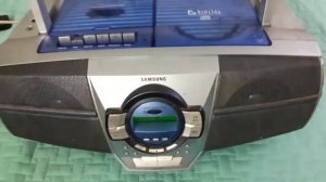 Boombox Samsung RCD-M50b Compact Disc Player AM-FM STEREO RADIO CASSETTE RECORDER review