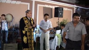 Бир ажиб боғ ичра жонон ултурур....