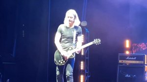 “Назад в подвалы”