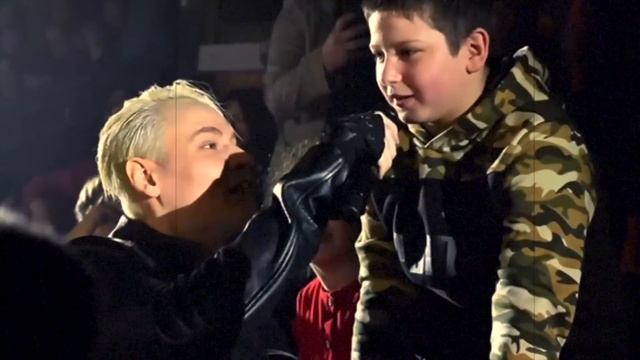 ГЕРМАНИЯ АПЛОДИРУЕТ СТОЯ! Поступок Певца Шаман Восхитил Немцев! смотреть онлайн