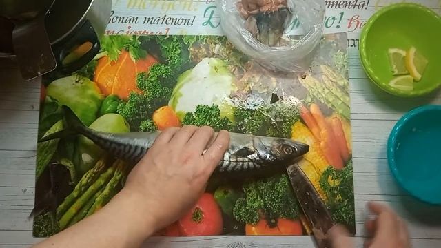 КАК ЗАСОЛИТЬ СКУМБРИЮ. Два простых и вкусных способа. С МАСЛОМ И БЕЗ! Сколько класть соли! смотреть онлайн
