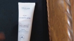 Oriflame Glow Essentials Face cream with Vit E and B3 || affordable cream||