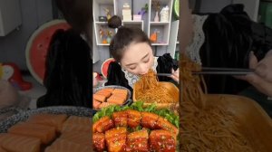 КИТАЙЦЫ ЕДЯТ НА КАМЕРУ/АСМР ЕДА... ???