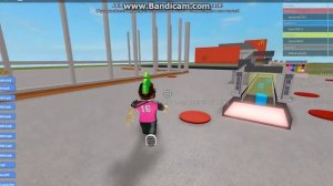 играю Roblox на карте McDonald's