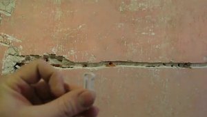 Ремонт электропроводки в доме ч.2/2 (крепление проводов в штробе)