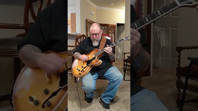 Gibson ES-137 2007 Demo with Varitone смотреть онлайн