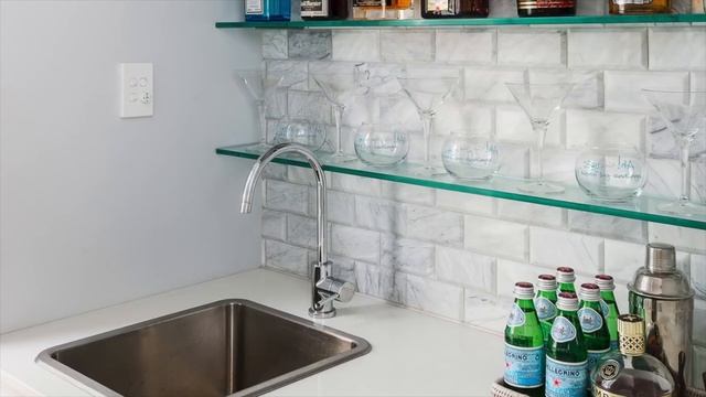 Inviting Family Residence in Brisbane, Queensland, Australia | Sotheby's International Realty смотреть онлайн