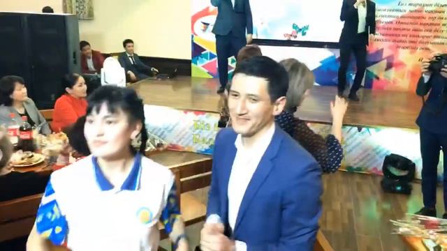 8 марта поздравление смотреть онлайн