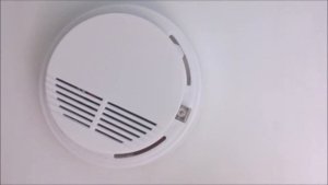 Датчик дыма с Алиэкспресс Обзор Пожарный извещатель CJ-S168C