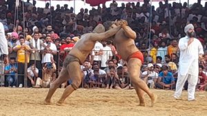 Jassa Patti vs Pritpal Phagwara - Maheru Nakodar Kushti Dangal in Punjab - 10 Lakh ki kushti