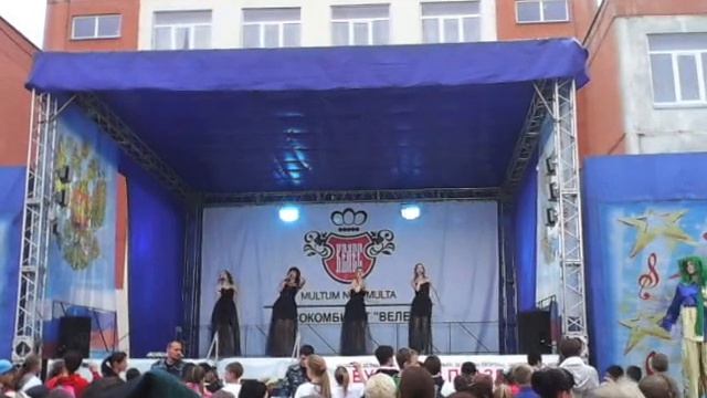 Шоу-группа "Дива" - Заозерный - День Физкультурника 2015 смотреть онлайн