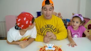 Аминка УПРАВЛЯЕТ Папой? Что Папа ПРИДУМАЛ НА ЭТОТ РАЗ? Камиль ЕСТ ИГРУШКИ