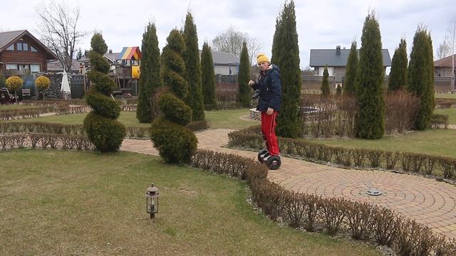 Самоизоляция! Первый раз я еду на гироскутере! 18.04.2020г. На даче где-то под Логойском в Беларуси смотреть онлайн