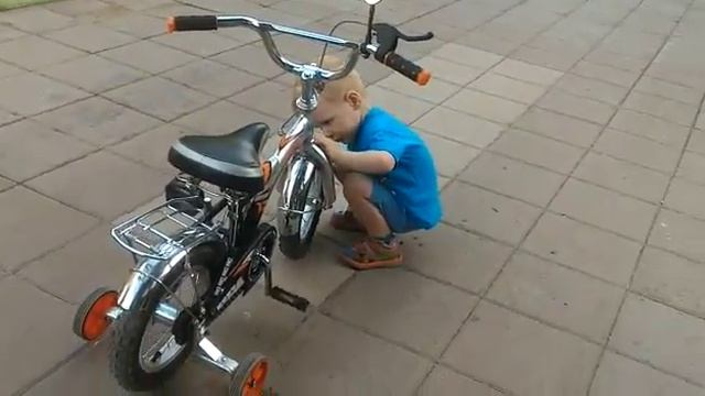 Матвей на велосипеде часть2 смотреть онлайн