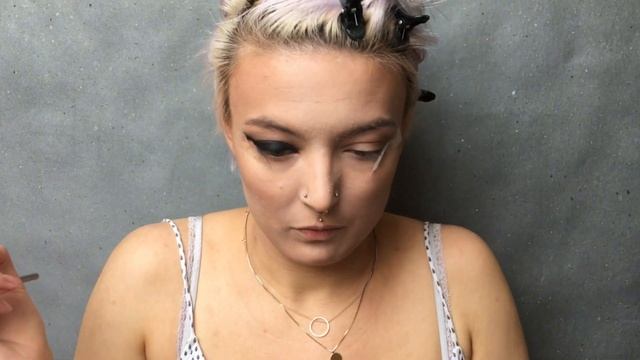 FASHION MAKEUP / ФЭШН МЕЙК С БЛЕСТЯЩИМИ НАКЛАДНЫМИ РЕСНИЦАМИ смотреть онлайн