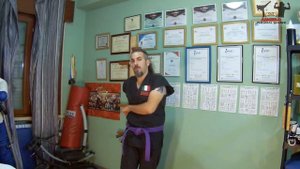 Nunchaku lezione n°19: ROTAZIONI ORIZZONTALE POLSI ?? ГОРИЗОНТАЛЬНЫЕ ВРАЩЕНИЯ НА ЗАПЯСТЬЯХ .mp4