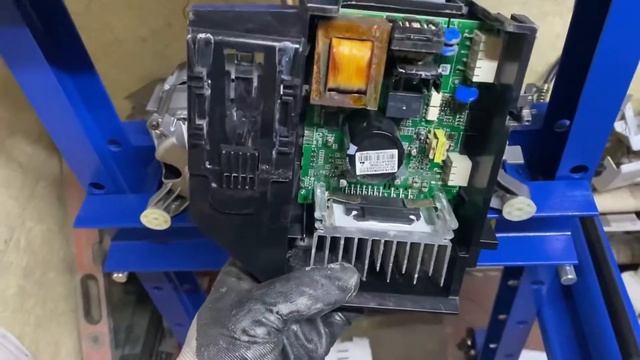 Двигателя современных стиральных машин Bosch и тех которые выпускались более 15 лет назад. смотреть онлайн