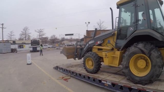 Дальнобой по США. Kак расцепляется трал lowboy. Pазгрузка груза что привез при покупки прицепа