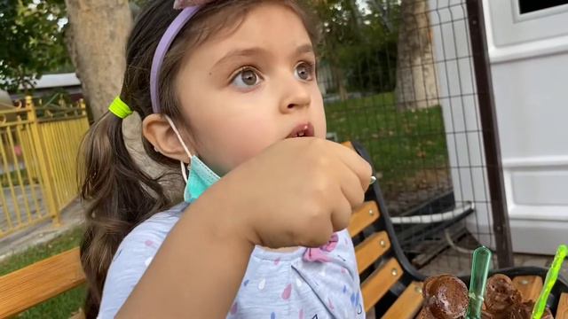 Поход в парк аттракционов central park/ Миткины истории смотреть онлайн