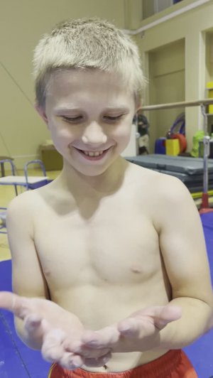 Родослав Карпенков (11 лет) 80 подтягиваний без раскачки. Рекорд