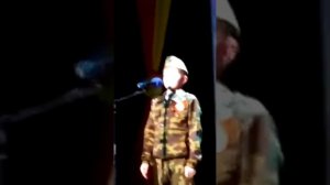 Стихотворение "В руке сжимая корку хлеба..."