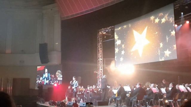 Антон Авдеев и Ленинградский симфонический оркестр. We Are the Champions смотреть онлайн