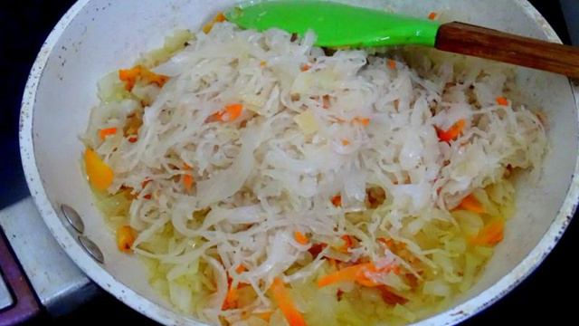 Солянка с грибами и капустой