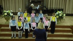 Слова народные, музыка В.Калинникова "Киска" и "Тень-тень"