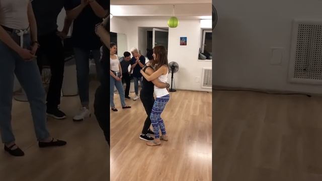 Доминиканская бачата с Чино - Romeo Santos ft Joe Veras "Amor Enterrado" смотреть онлайн