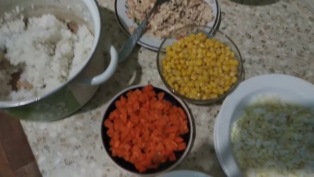 Салат из горбуши. Пошаговый рецепт. смотреть онлайн