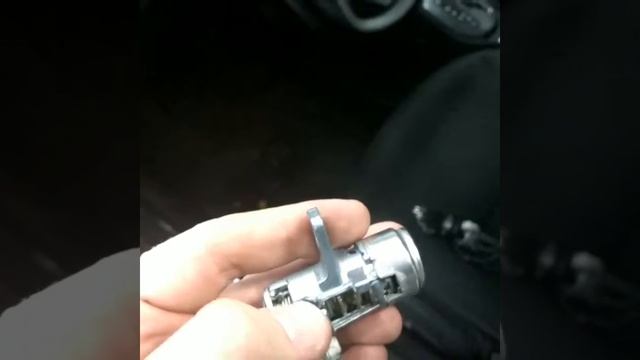 Ремонт замка зажигания, замка двери киа Рио хендай солярис после попытки угона. Repear lock kia rio смотреть онлайн