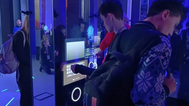 Делегация 587 гимназии на выставке "Россия" в Москве(ВДНХ) смотреть онлайн