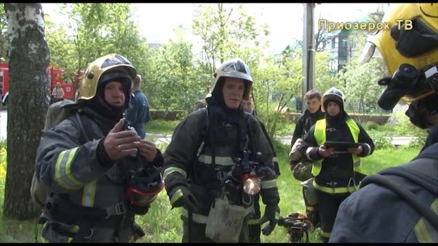 Вой пожарных сирен – на учебном пожаре тушили школу-интернат смотреть онлайн