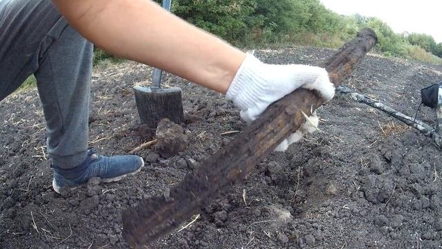 ПОСАДКИ,ПЕРЕПАХАННОЕ ПОЛЕ ВЕЗДЕ ЕСТЬ МЕТАЛЛОЛОМ.КОП МЕТАЛЛОЛОМА