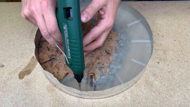How To Make A Frosted Wood Clock In Epoxy Resin | Woodworking project смотреть онлайн