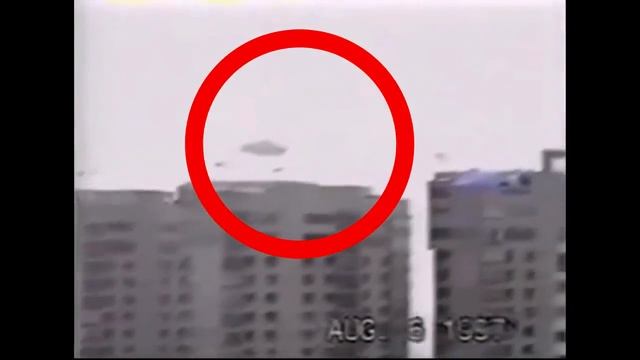 ? Огромный НЛО в небе -  реальная съемка. Летающая тарелка HD (UFO)