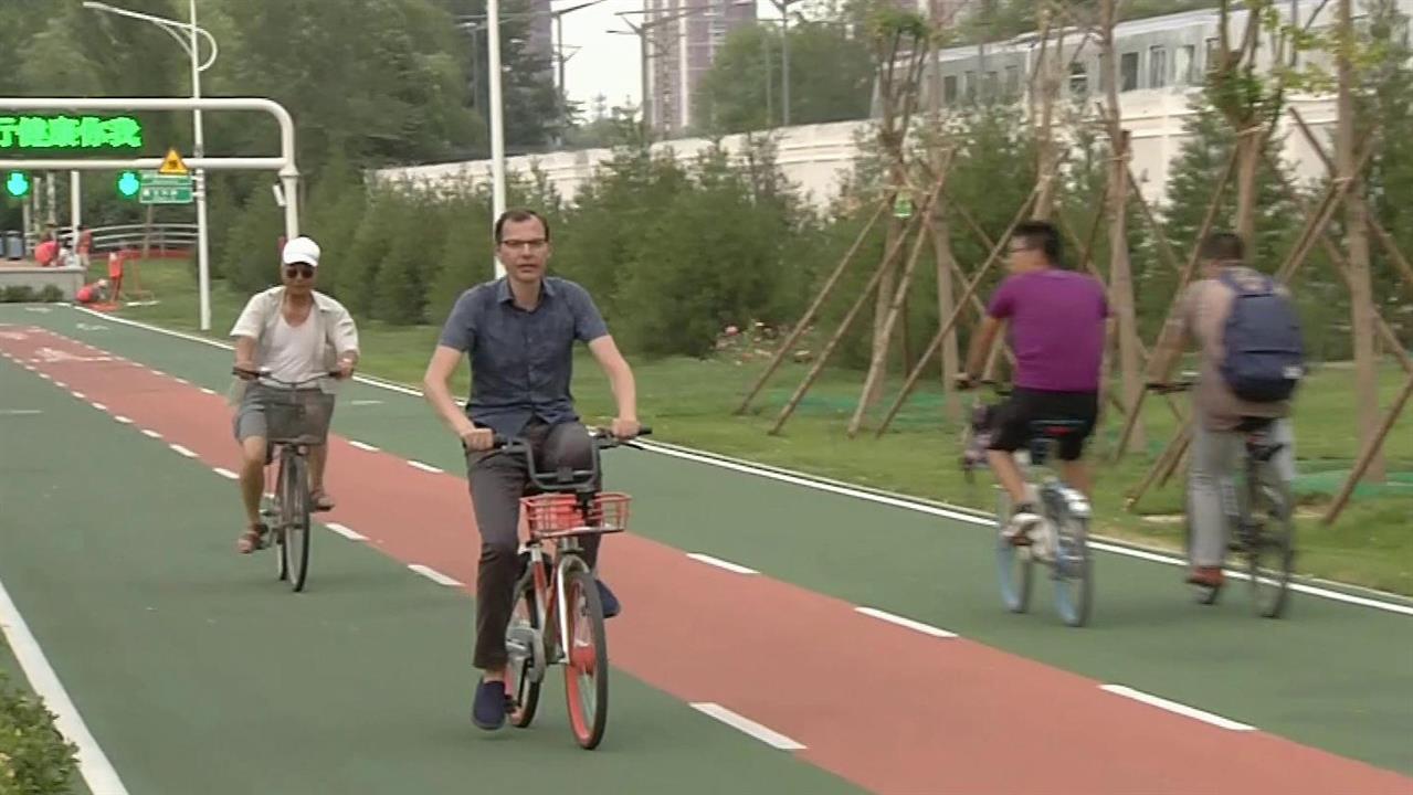 Велосипедисты. Скоростное велосипед трасса. Велоспорт Пекин.