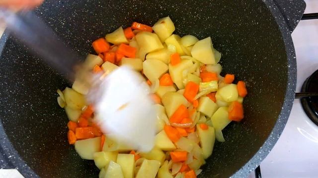 Суп-пюре из чечевицы с картофелем на курином бульоне смотреть онлайн