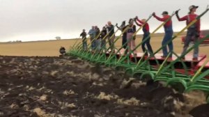 Самый мощный в мире трактор 150 л с с паровым двигателем - 150 HP Case