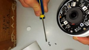Установка карты памяти в камеру PB-7141IP 3.6 A/SD