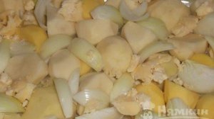 Картофель в духовке под сметаной