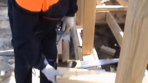 Видео урок Вырезание посадочной пятки на стропильной ноге