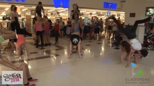 SUNfest 2014 Flash Mob Dancin' смотреть онлайн